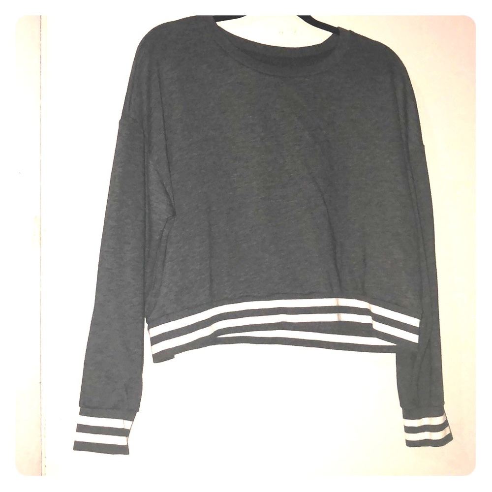 Long sleeved crop top